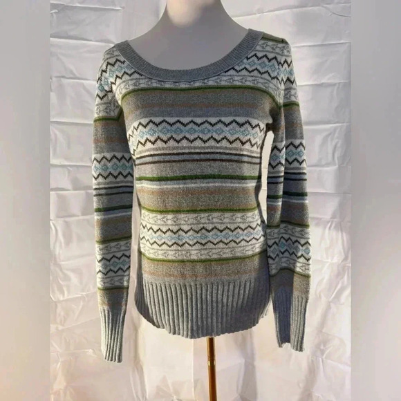 Old Navy Sweater - Picture 1 of 5